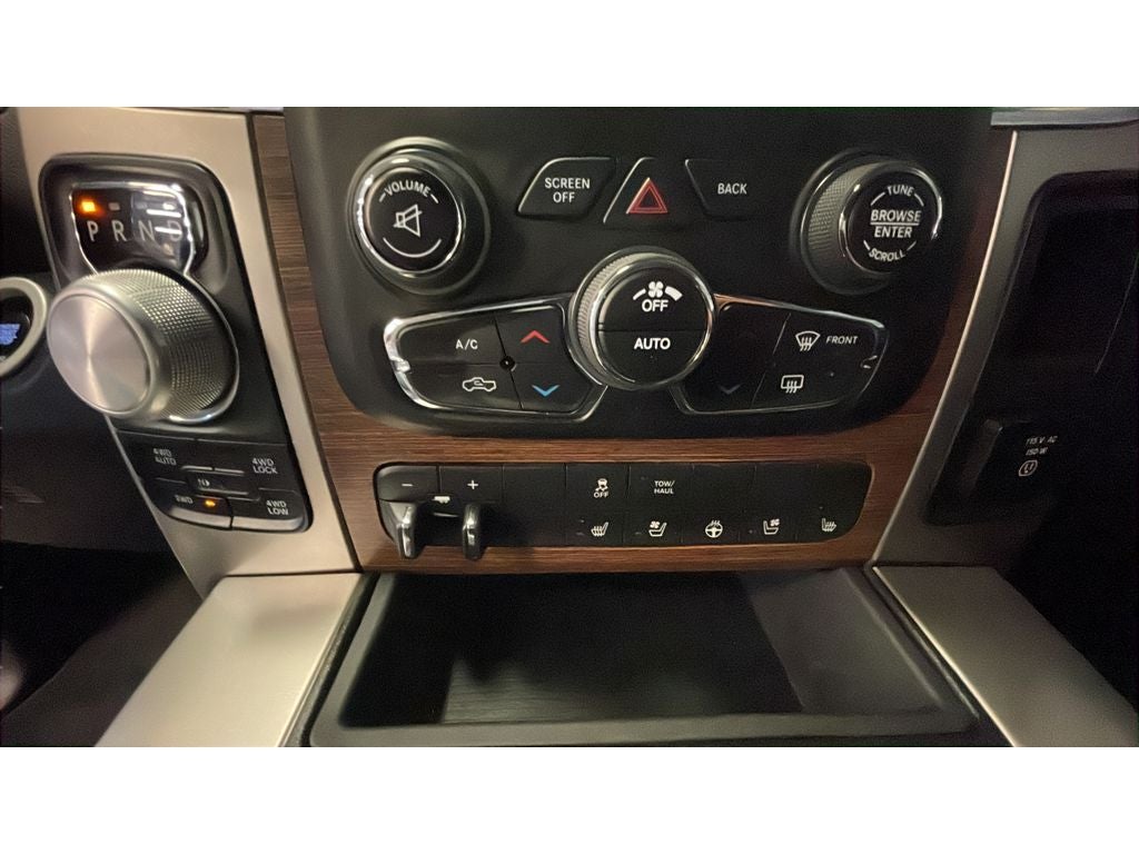 2018 RAM 1500 Laramie Crew Cab 4x4 5'7" Box