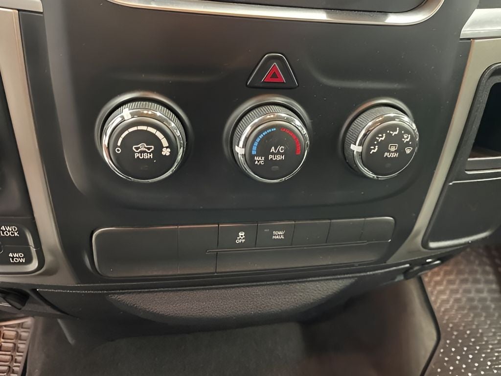 2017 RAM 1500 SLT Crew Cab 4x4 6'4" Box