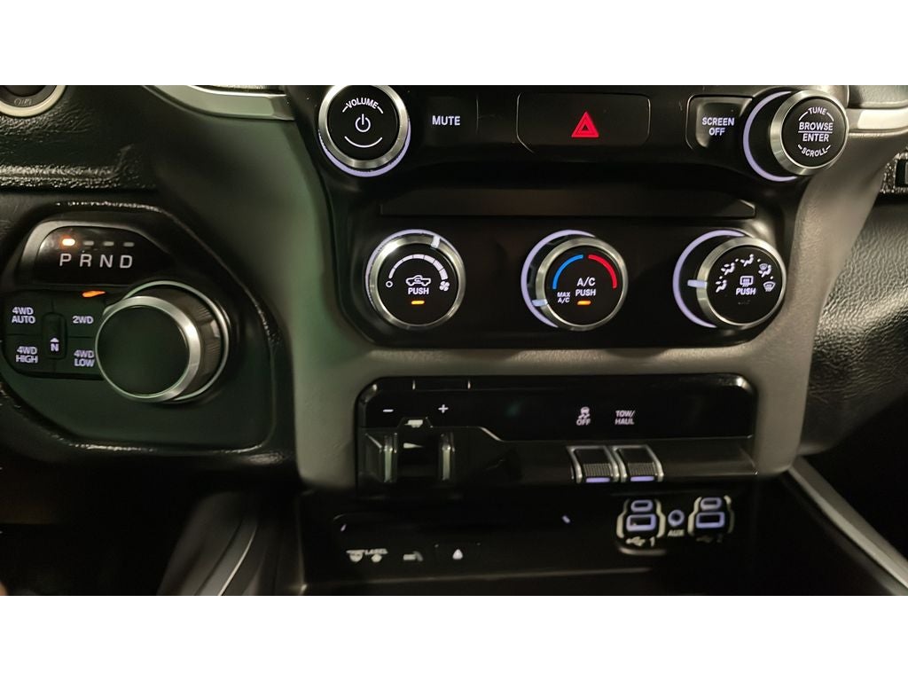 2019 RAM 1500 Big Horn/Lone Star Quad Cab 4x4 6'4" Box