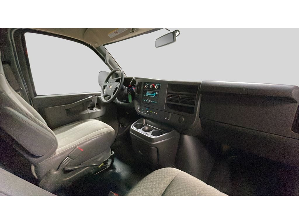 2023 Chevrolet Express Passenger 3500 1LS
