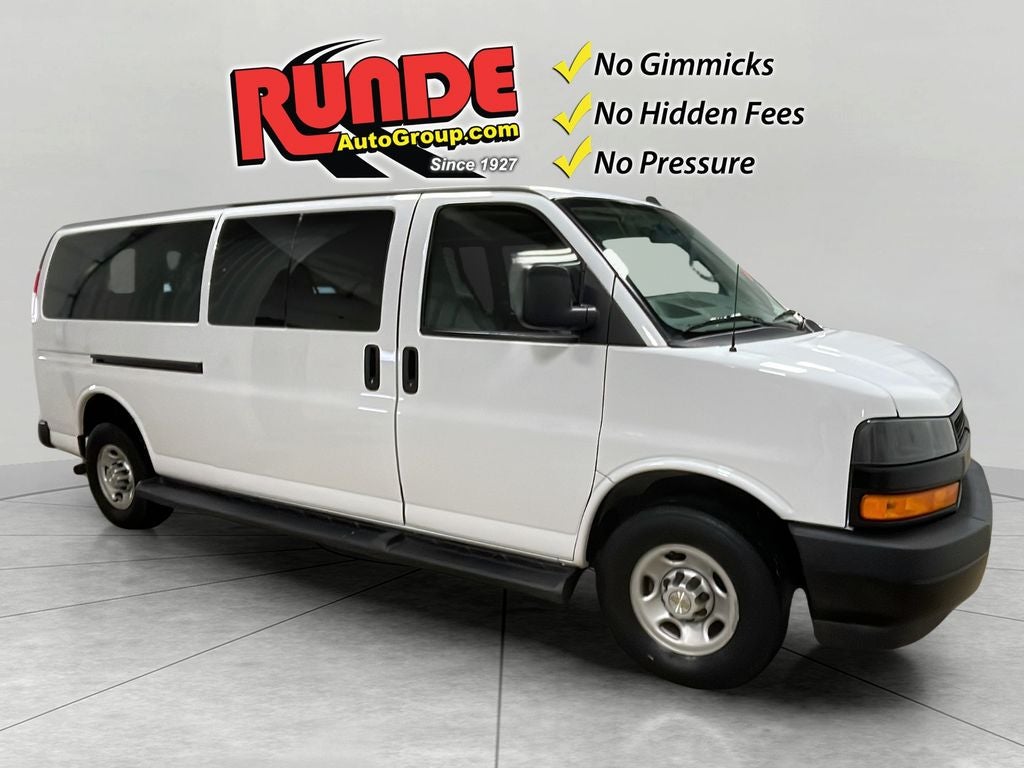 2023 Chevrolet Express Passenger 3500 1LS