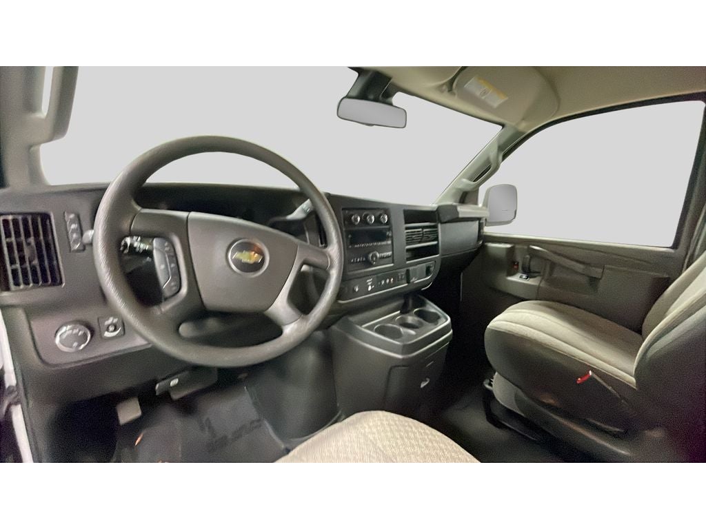 2024 Chevrolet Express Passenger 3500 1LT