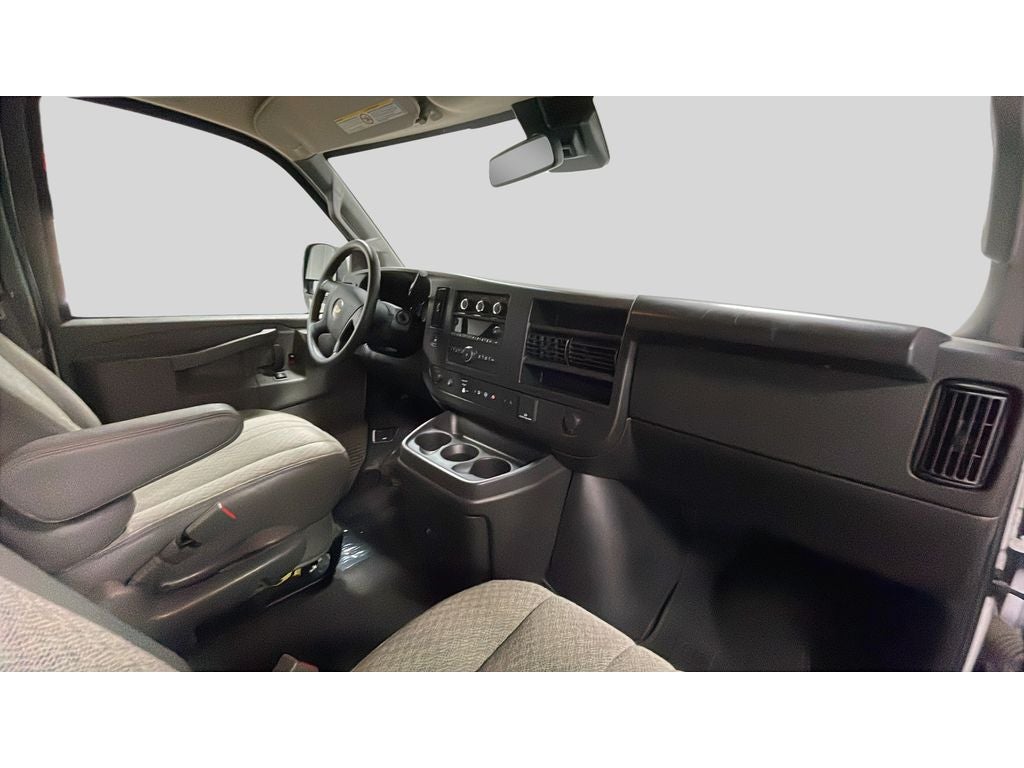 2024 Chevrolet Express Passenger 3500 1LT