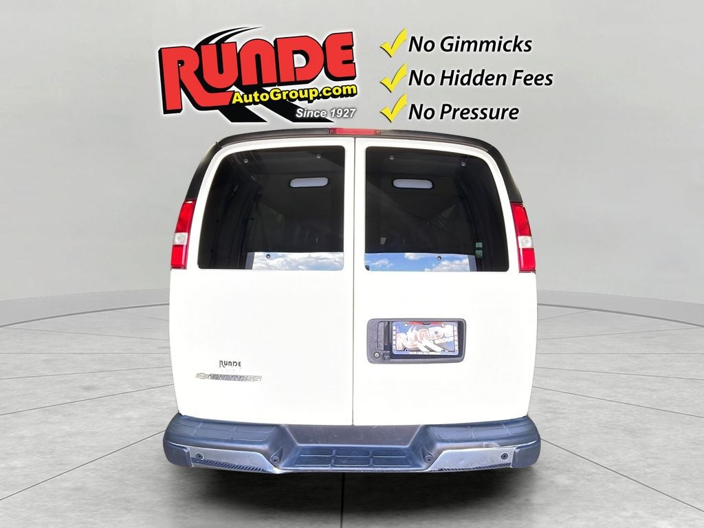 2024 Chevrolet Express Passenger 3500 1LT