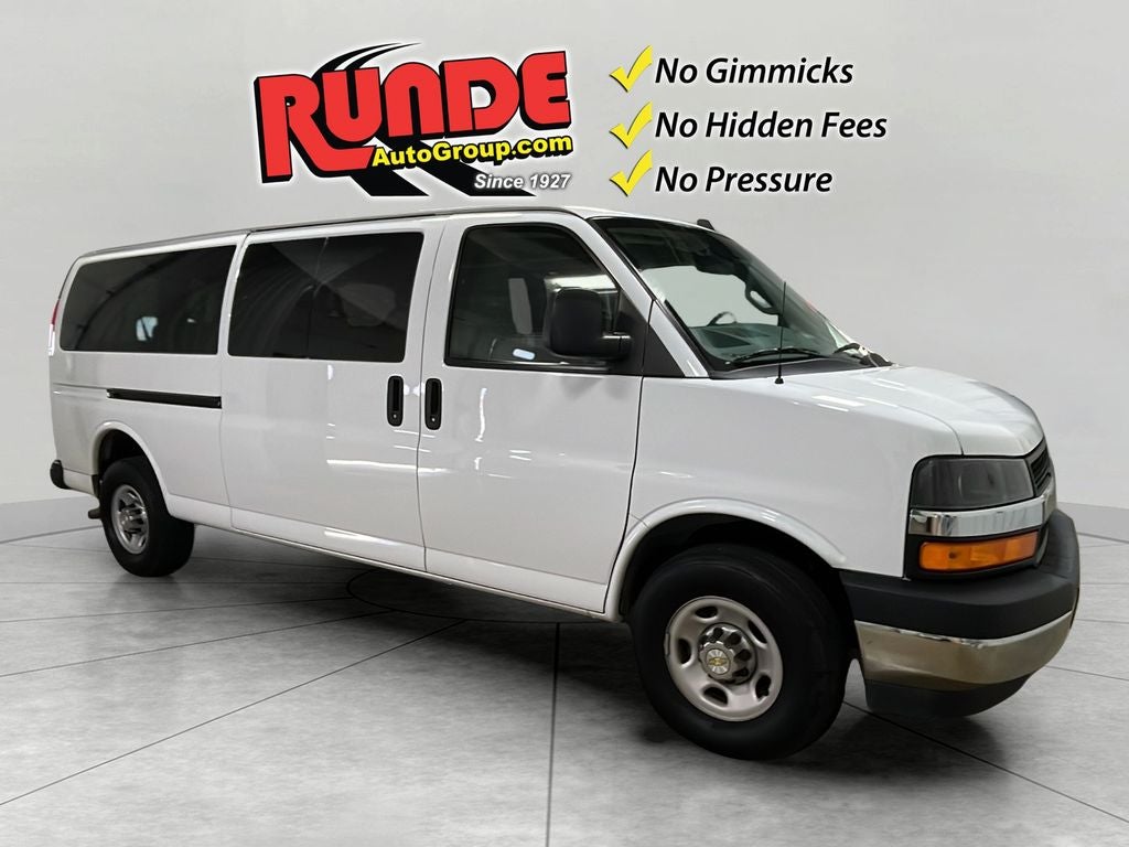 2024 Chevrolet Express Passenger 3500 1LT