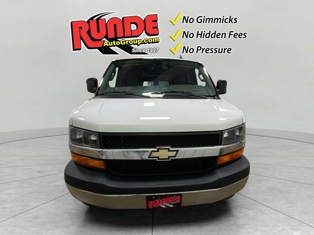 2024 Chevrolet Express Passenger 3500 1LT