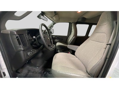 2025 Chevrolet Express Passenger 1LT