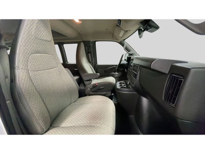 2025 Chevrolet Express Passenger 1LT