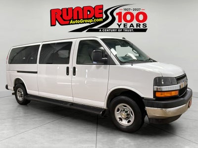 2025 Chevrolet Express Passenger 1LT
