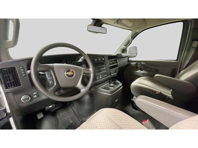 2025 Chevrolet Express Passenger 1LT