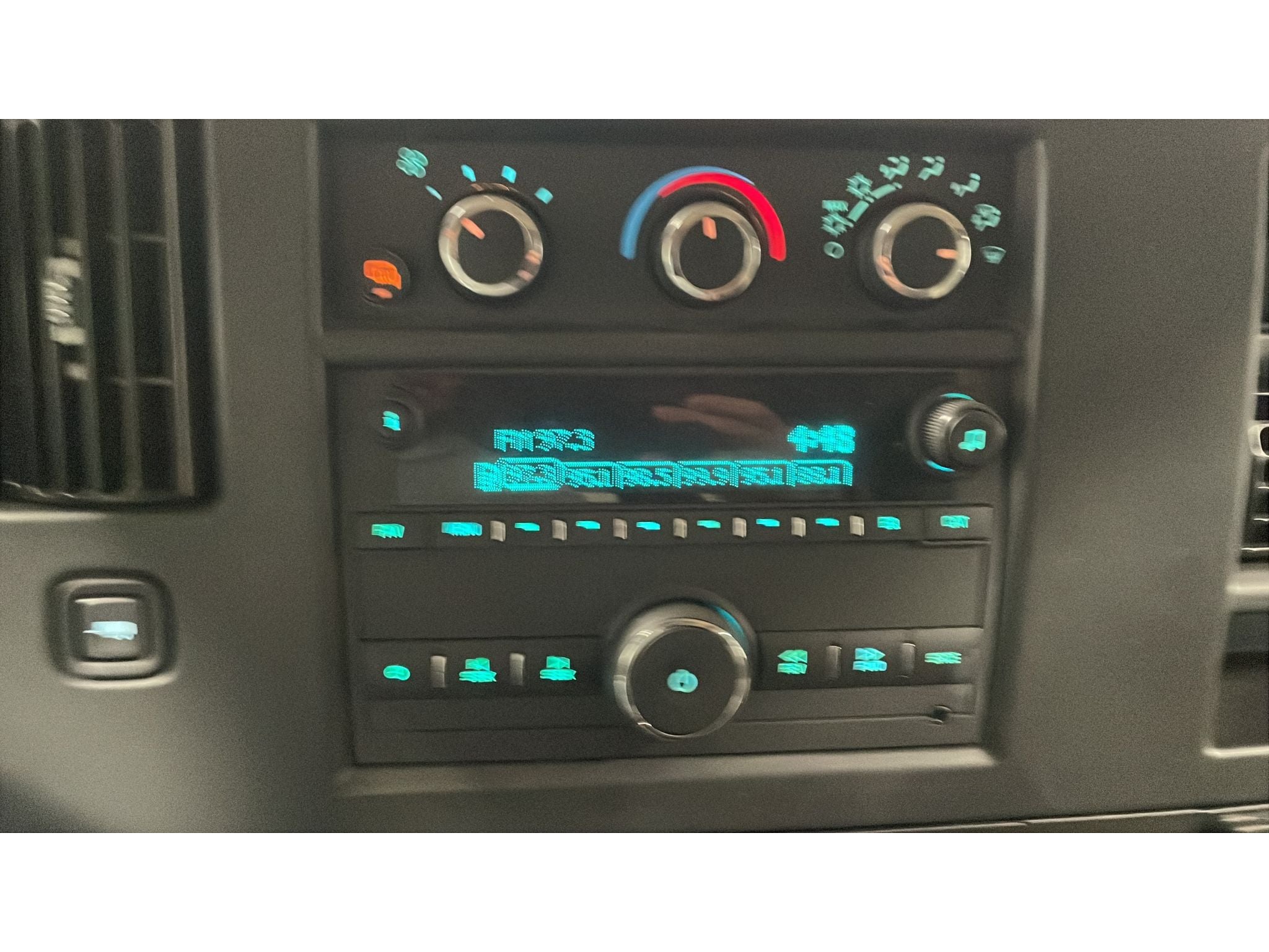 2025 Chevrolet Express Passenger 1LT