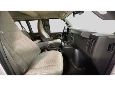 2025 Chevrolet Express Passenger 1LT