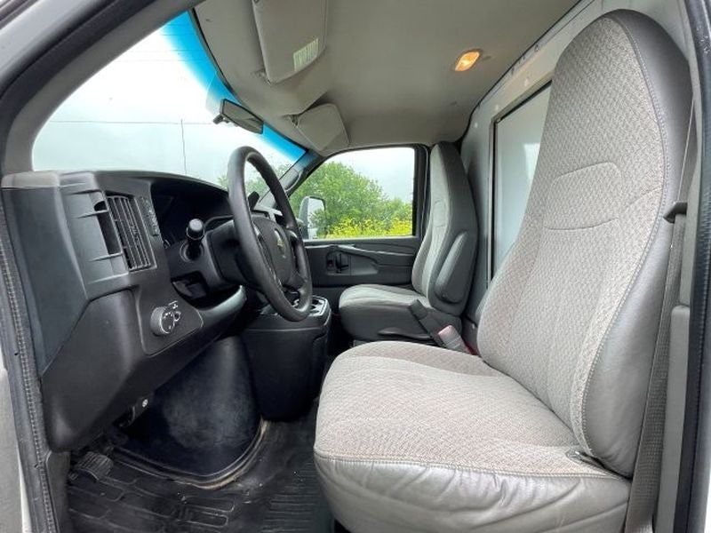 2012 Chevrolet Express Cutaway 4500 2WT