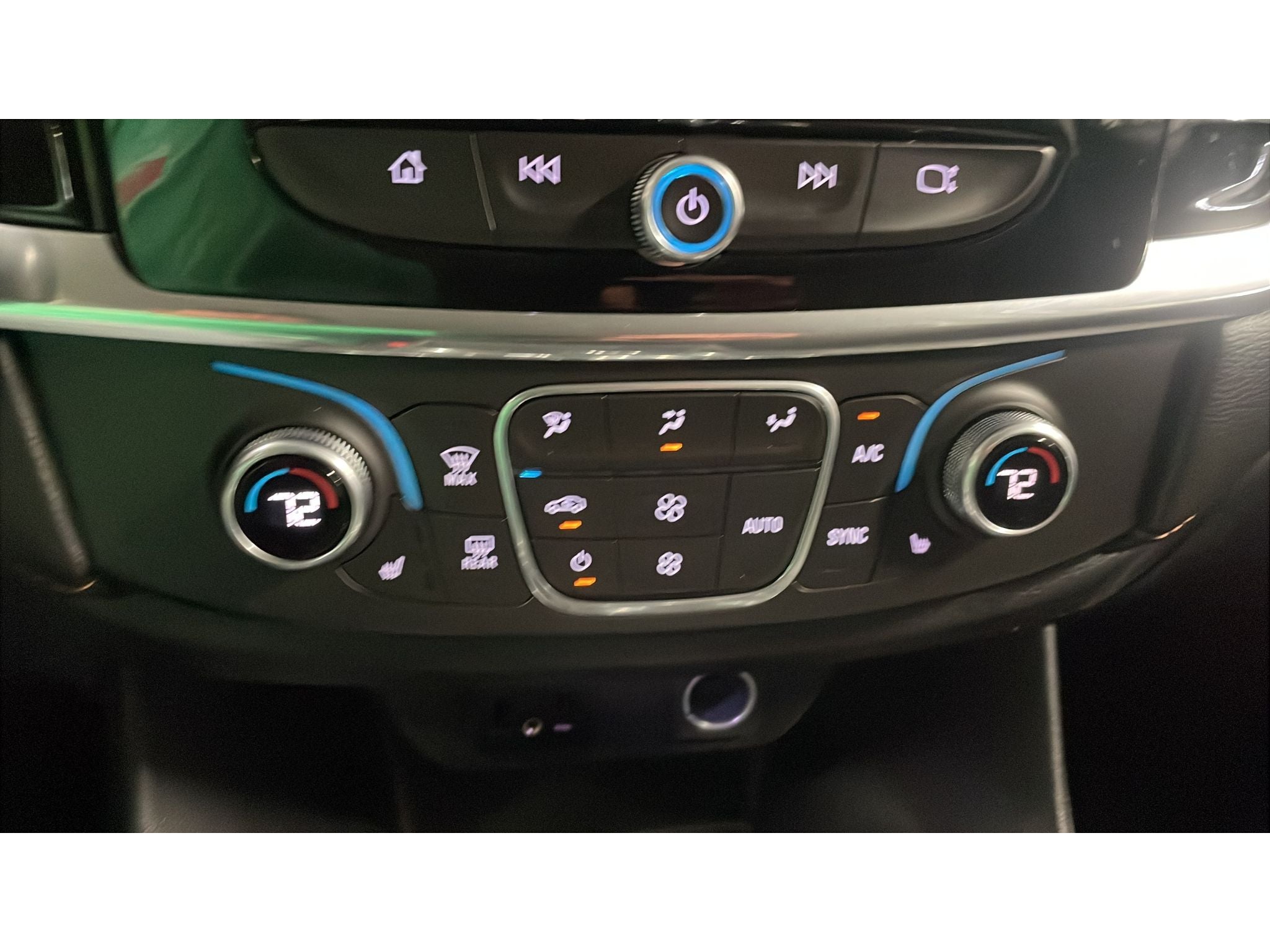 2018 Chevrolet Traverse LT Cloth