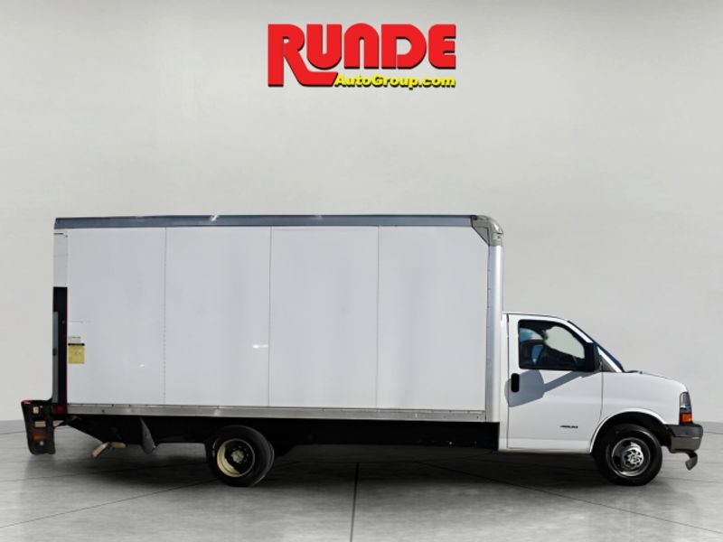 2017 Chevrolet Express Cutaway 4500 2WT