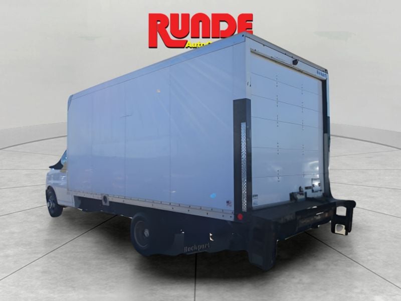 2017 Chevrolet Express Cutaway 4500 2WT