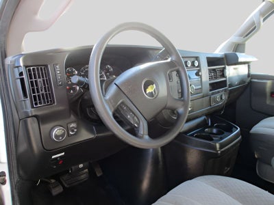 2017 Chevrolet Express Cutaway 4500 2WT