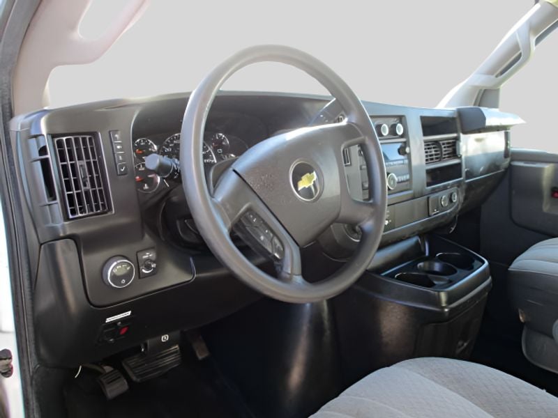 2017 Chevrolet Express Cutaway 4500 2WT