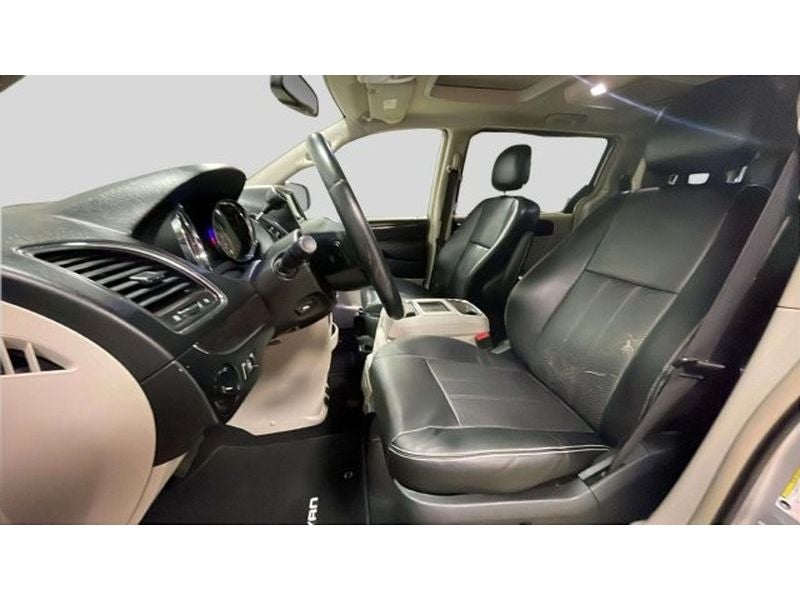 2011 Chrysler Town & Country Touring-L