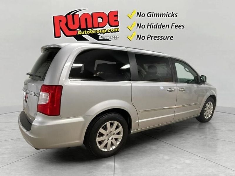 2011 Chrysler Town & Country Touring-L