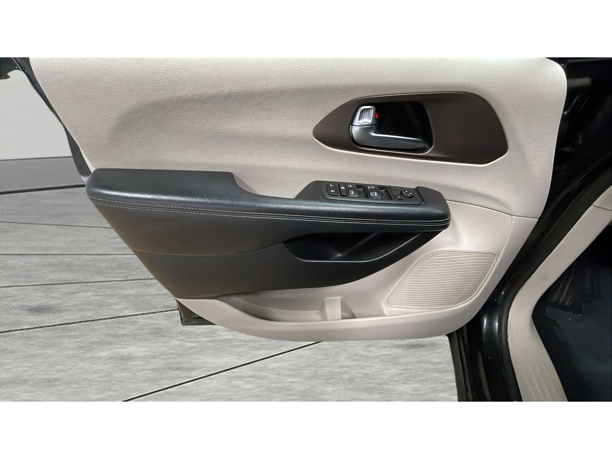 2021 Chrysler Voyager L