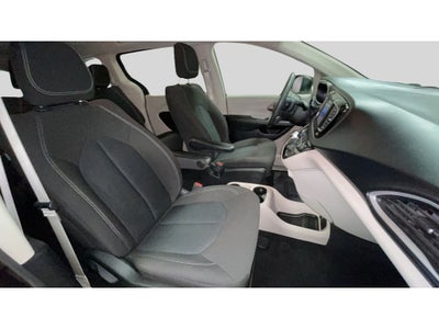 2021 Chrysler Voyager L