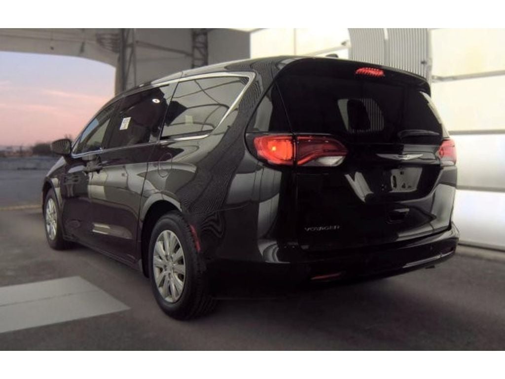 2021 Chrysler Voyager L