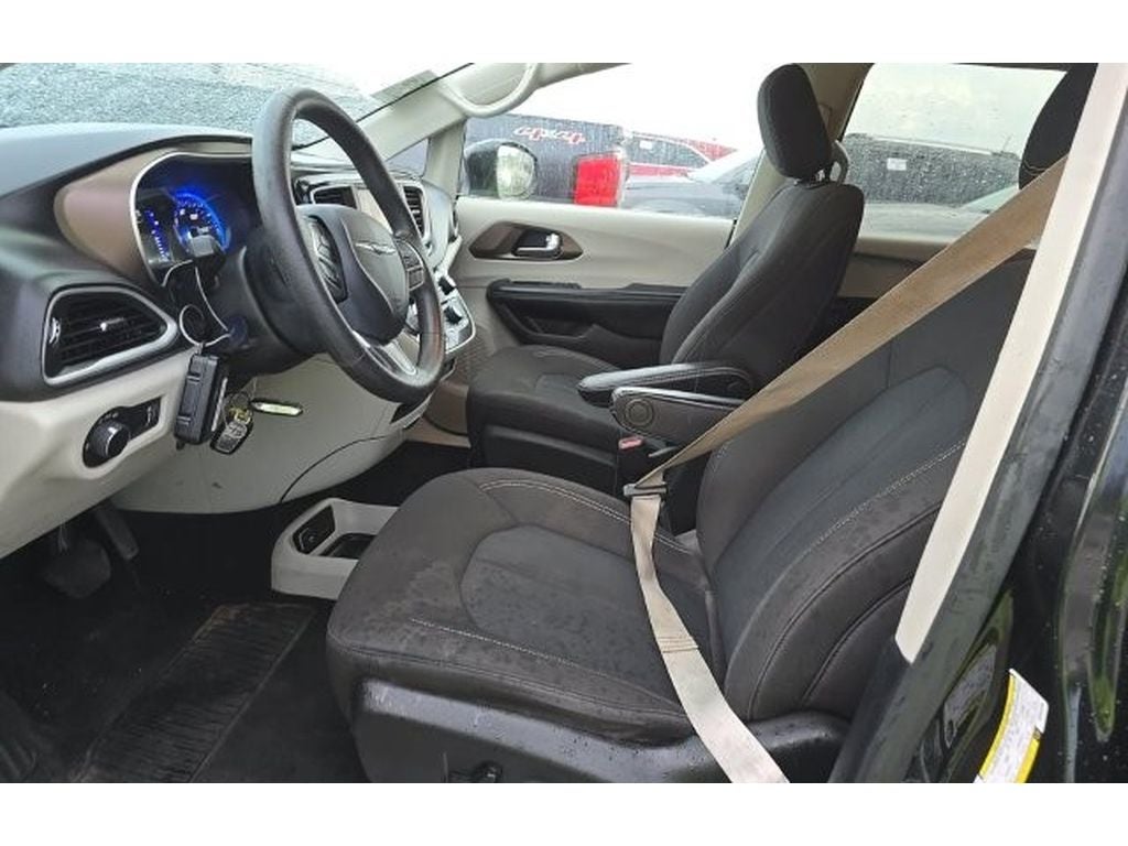 2021 Chrysler Voyager L