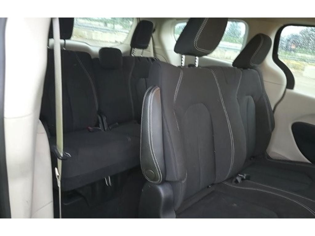 2021 Chrysler Voyager L