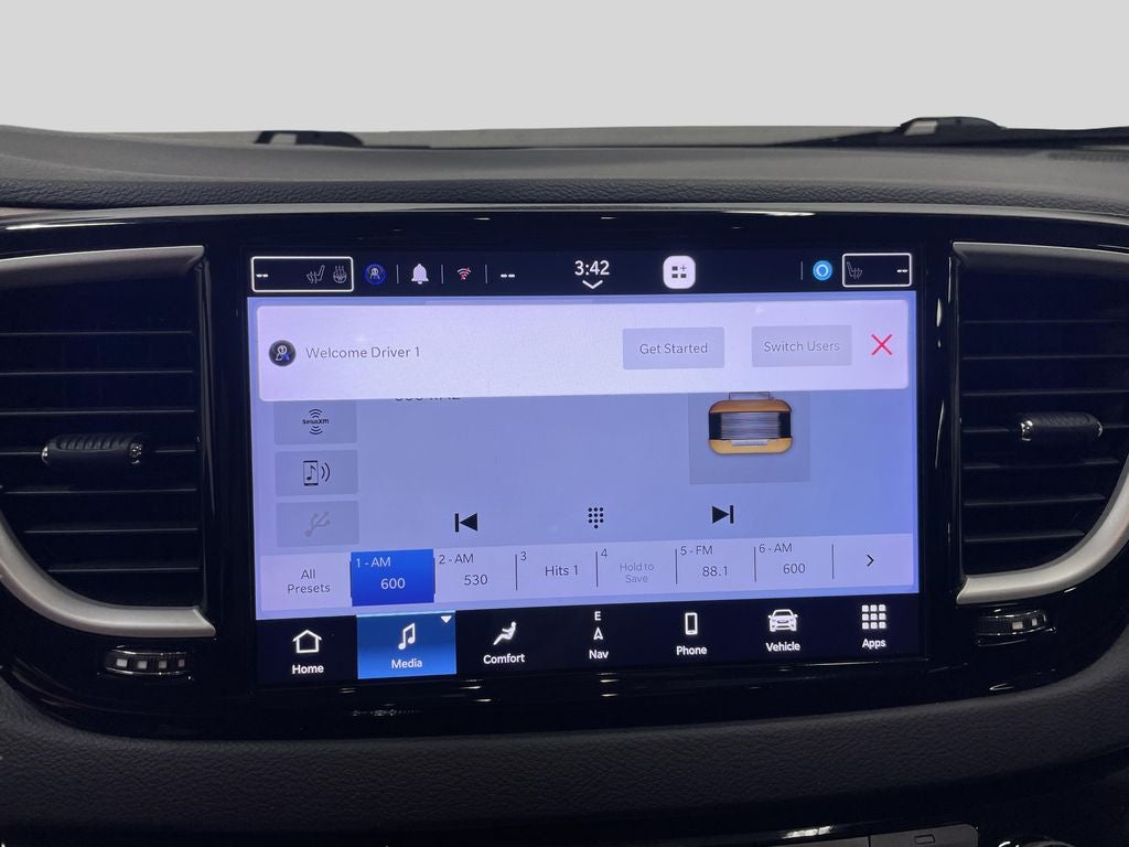 2023 Chrysler Voyager LX
