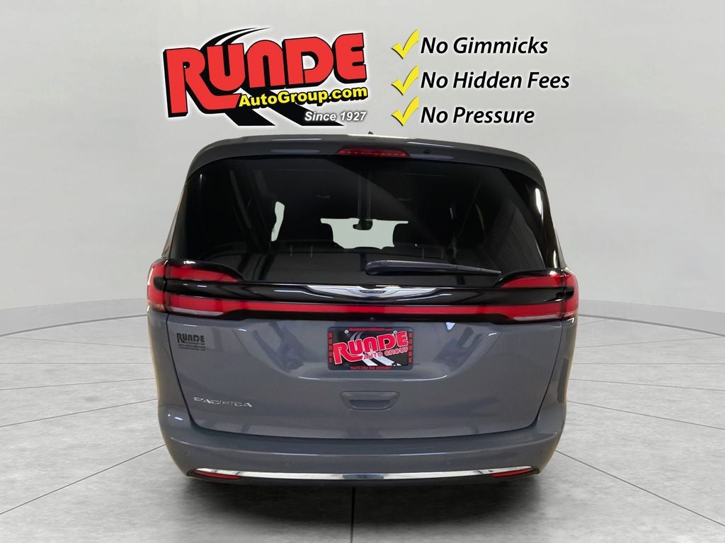 2023 Chrysler Pacifica Touring