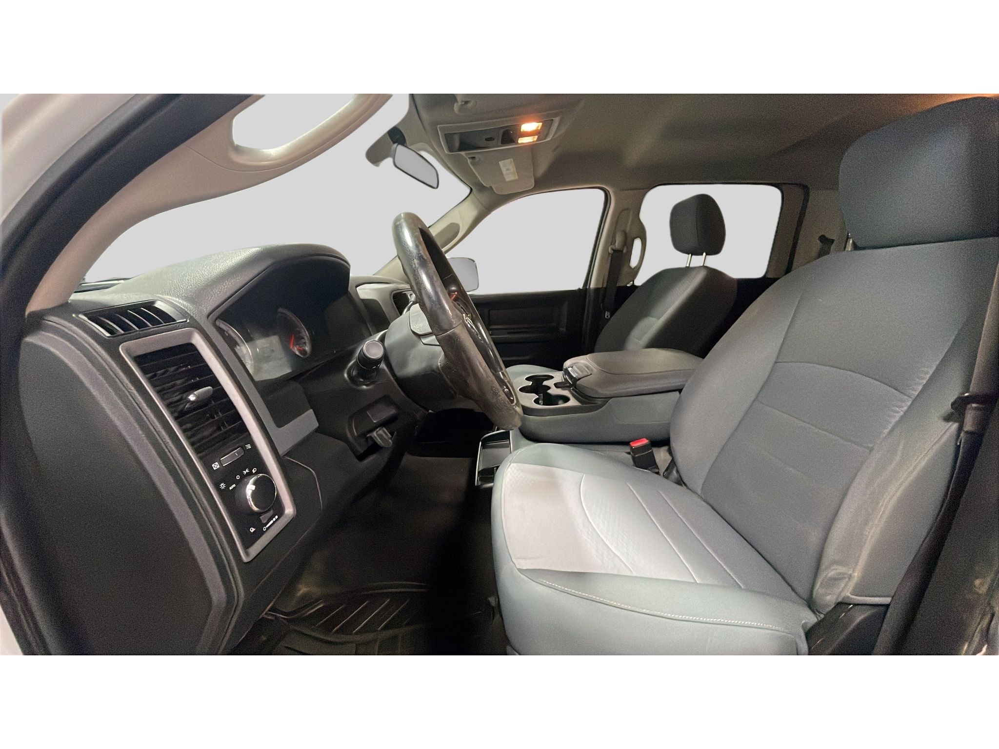 2017 RAM 2500 Tradesman Crew Cab 4x4 6'4" Box