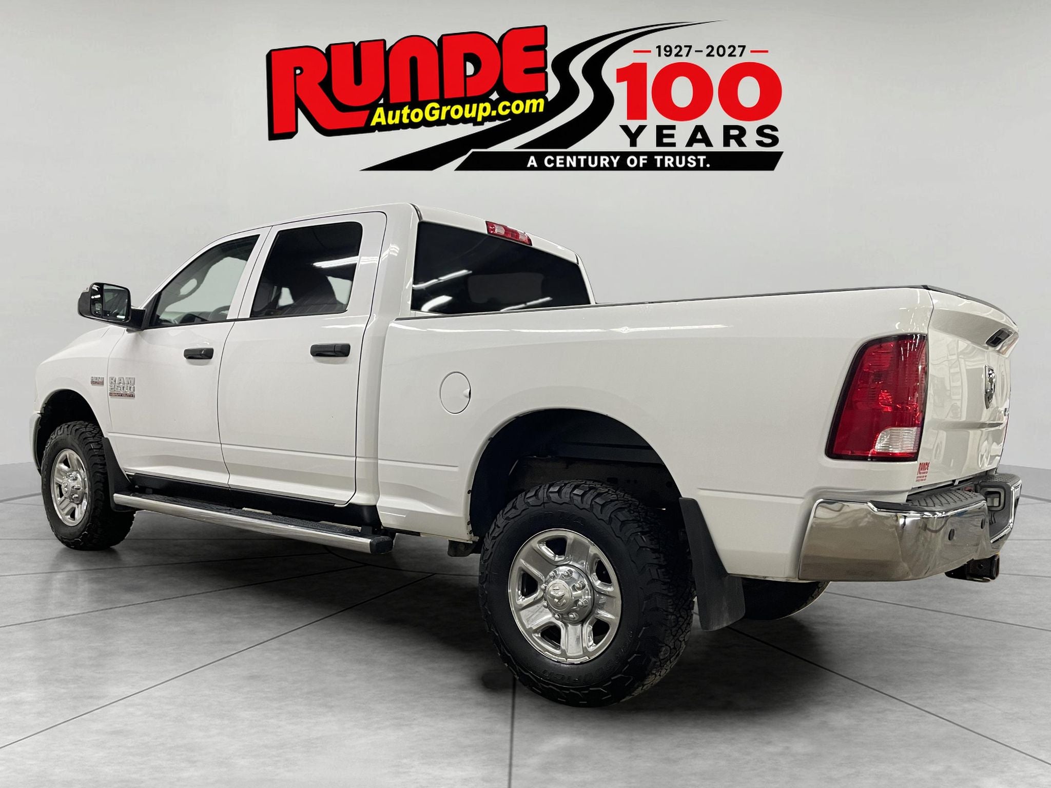 2017 RAM 2500 Tradesman Crew Cab 4x4 6'4" Box