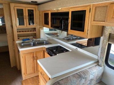 1999 Ford Super Duty F-550 Motorhom MH