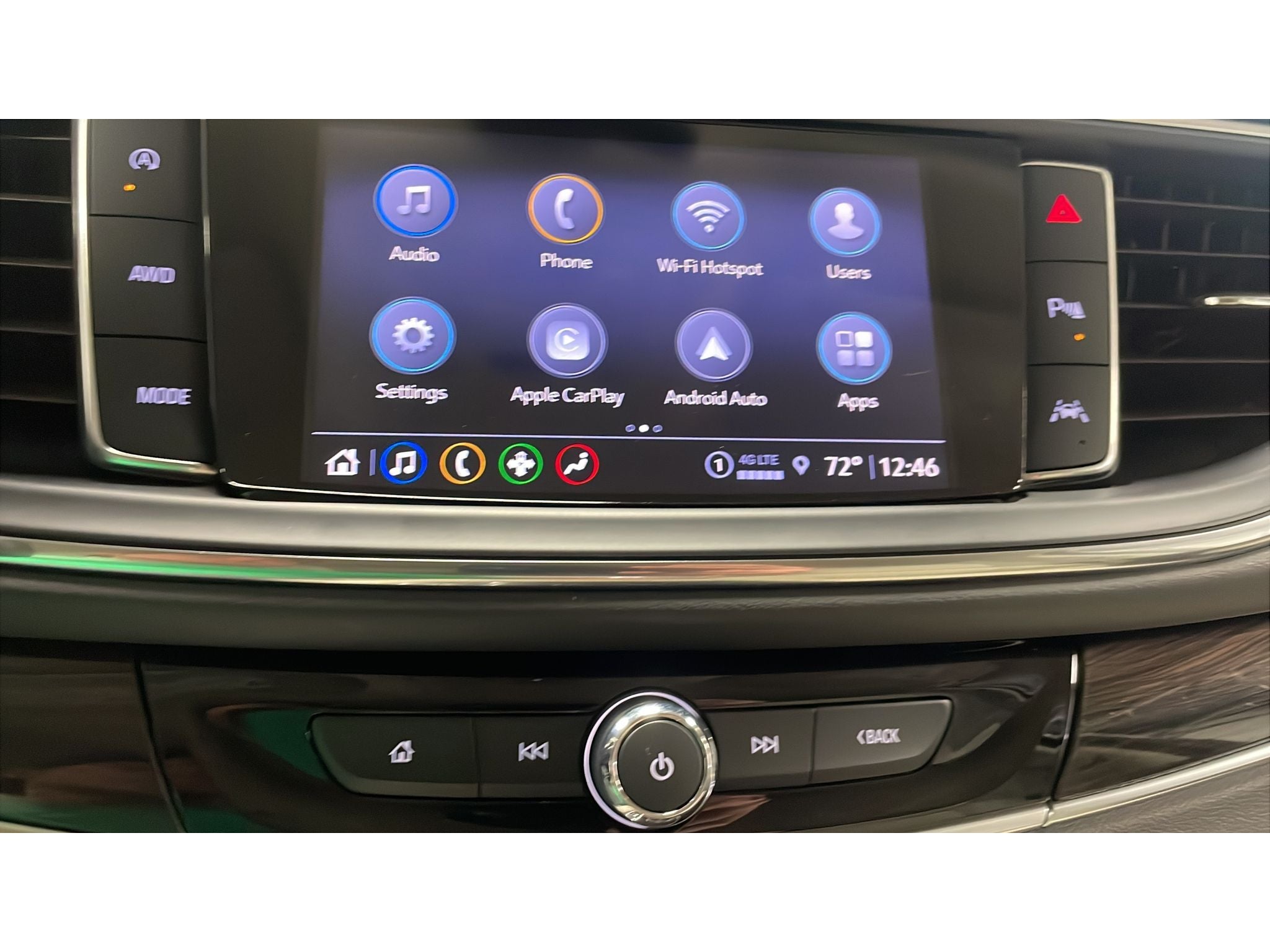 2022 Buick Enclave Essence