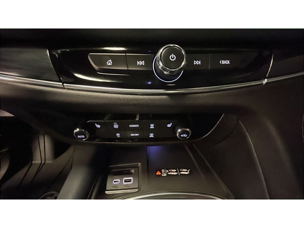 2024 Buick Enclave Essence