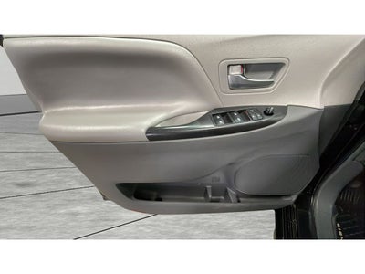 2019 Toyota Sienna LE Auto Access Seat