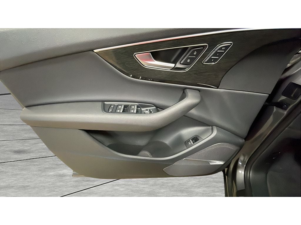 2020 Audi Q7 Premium Plus 55 TFSI quattro Tiptronic