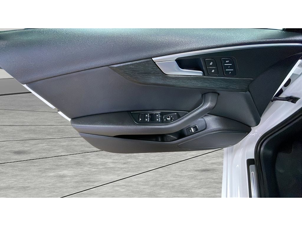 2017 Audi A4 Season of Audi Premium