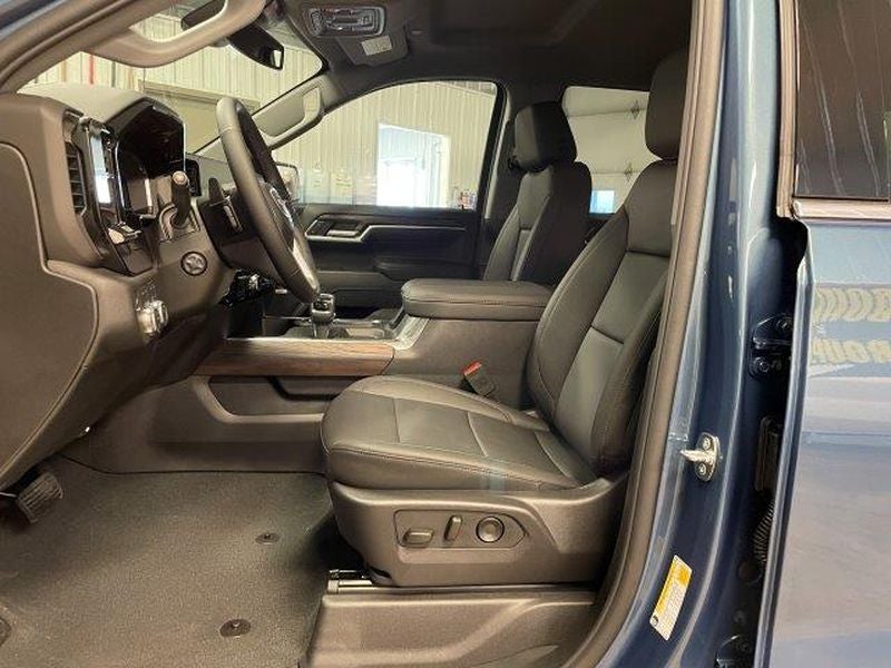 2024 GMC Sierra SLT