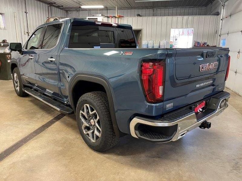 2024 GMC Sierra SLT