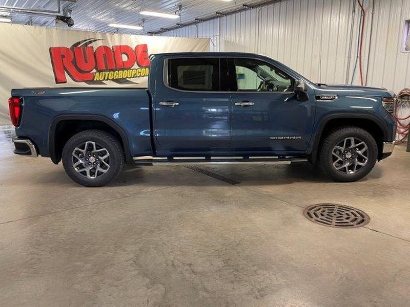 2024 GMC Sierra SLT