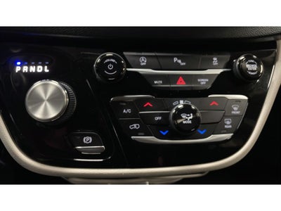 2020 Chrysler Voyager LX