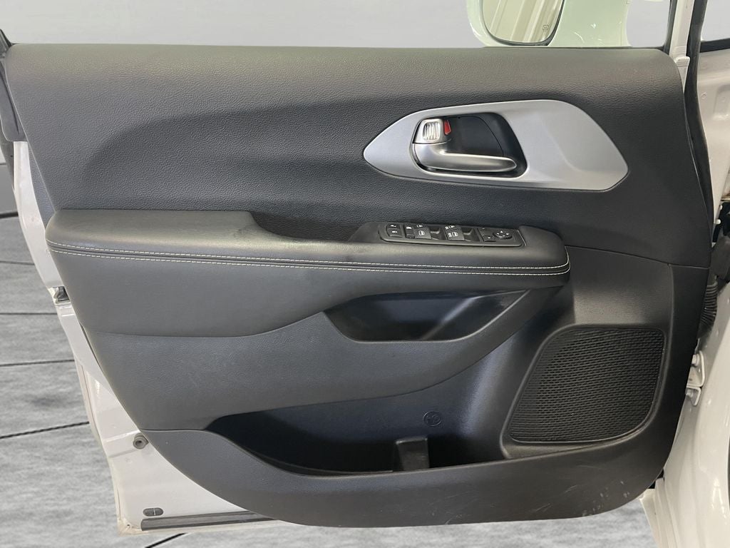 2022 Chrysler Pacifica Touring