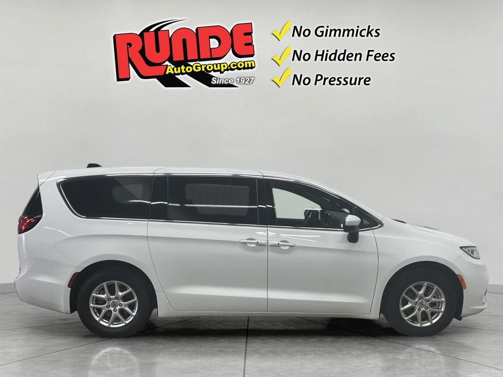 2023 Chrysler Pacifica Touring