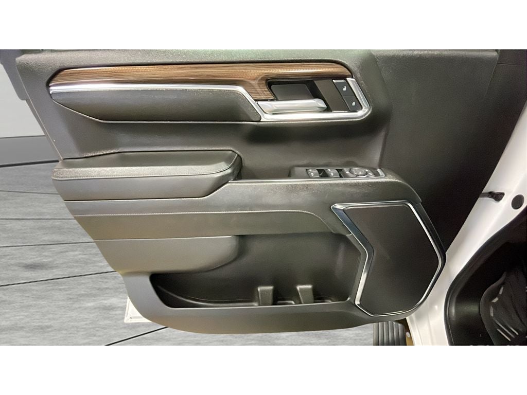 2024 Chevrolet Silverado RST