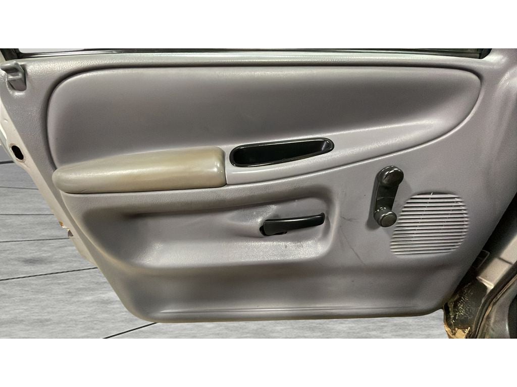 2000 Dodge Ram Pickup Base