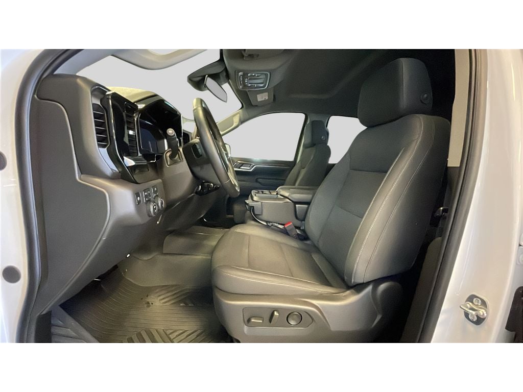2025 Chevrolet Silverado LT