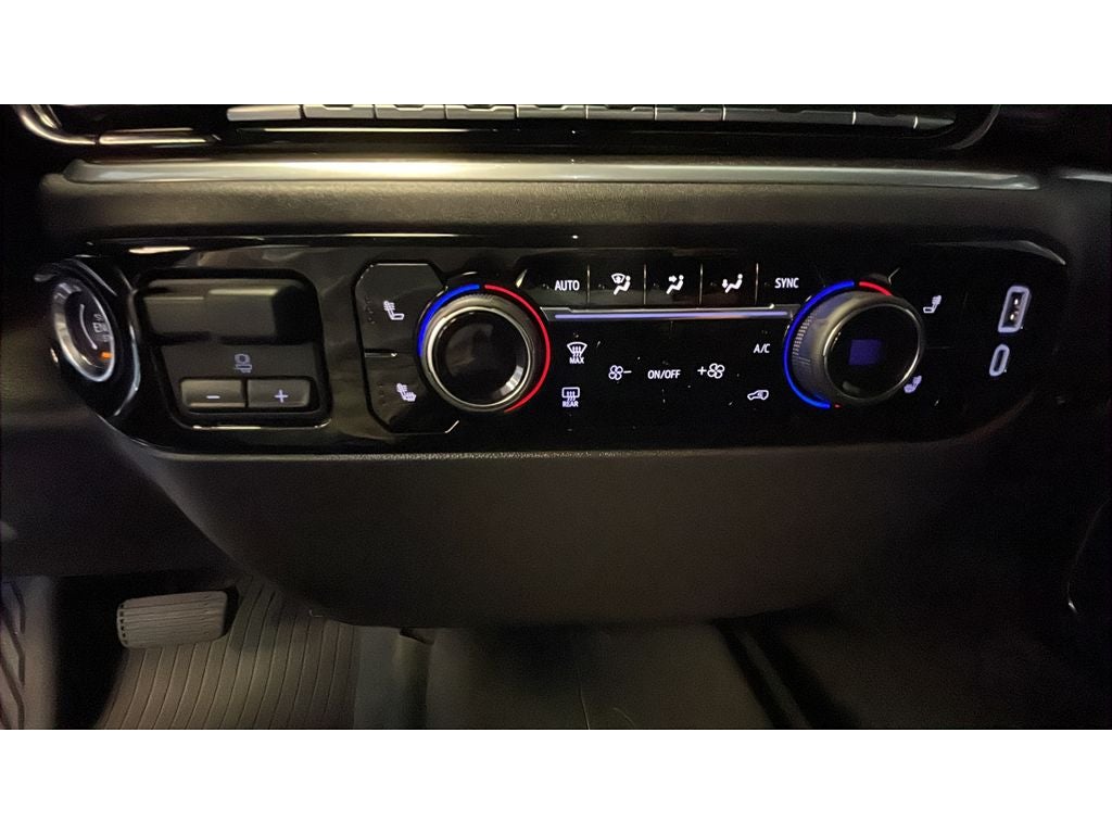 2025 Chevrolet Silverado LT