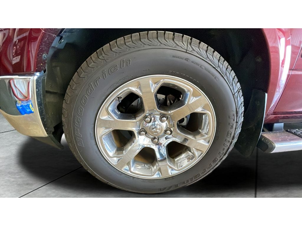2017 RAM 1500 Laramie Crew Cab 4x4 5'7" Box